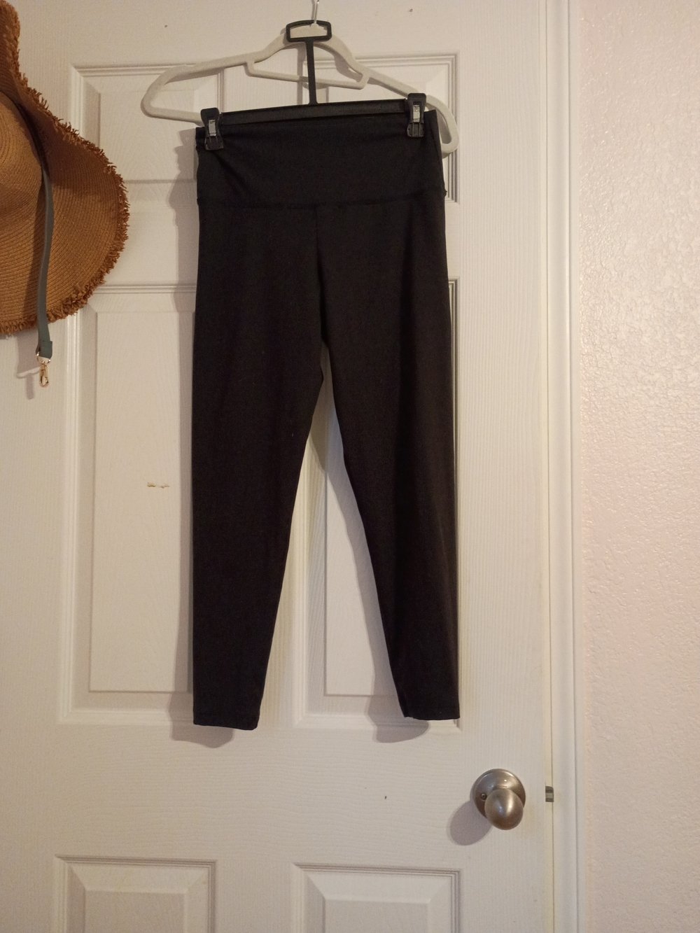 2 Pairs Of Women’s High-Waist 7/8 Black Leggings